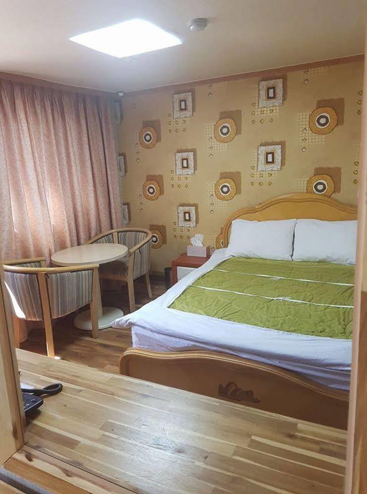 Green And Blue Hotel Pyeongchang Exterior foto